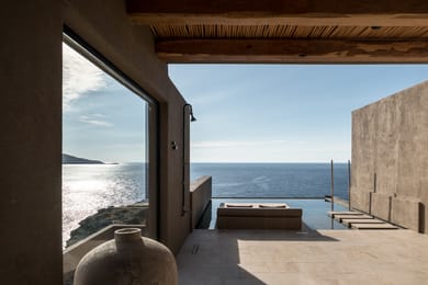 Wave Suite XL (Sea View with Private Infinity Pool)