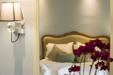 Adam's Hotel - Image 5