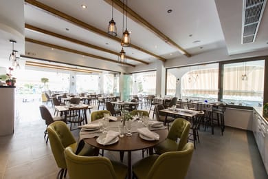 Adam's Hotel - Image 7