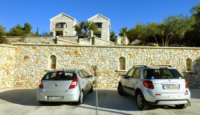 Adastra Ithaca Luxury Suites - Image 5