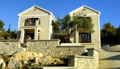 Adastra Ithaca Luxury Suites - Image 7
