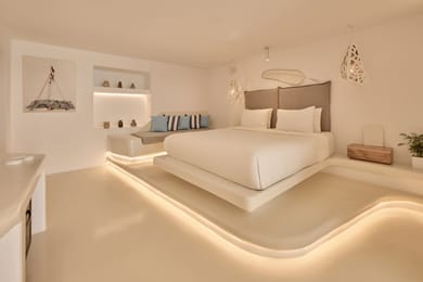 Delos Suite with Pool and Jacuzzi