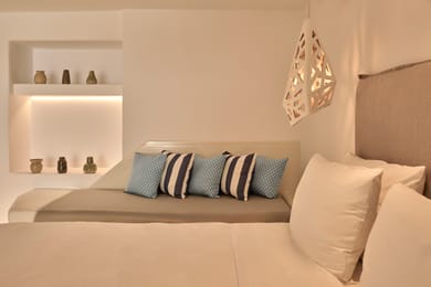 Delos Suite with Pool and Jacuzzi