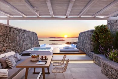 Deluxe Suite with Outdoor Heated Private Pool & Jacuzzi