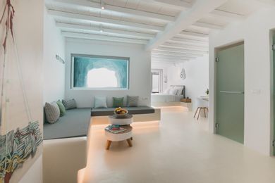 Dream Cave Suite with Heated Private Pool & Lounge Area