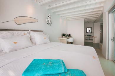 Dream Cave Suite with Heated Private Pool & Lounge Area