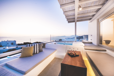 Elegant Suite with Outdoor Heated Jacuzzi