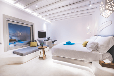 Elegant Suite with Outdoor Heated Jacuzzi