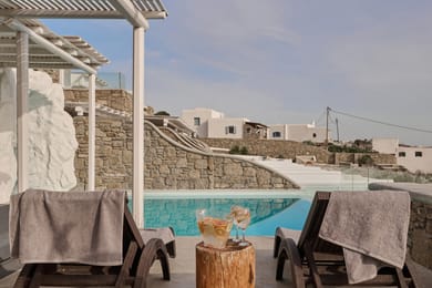 Gέranos Suite with Pool and Jacuzzi