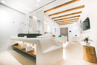 Honeymoon Suite with Outdoor Heated Private Pool & Jacuzzi