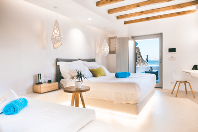 Honeymoon Suite with Outdoor Heated Private Pool & Jacuzzi