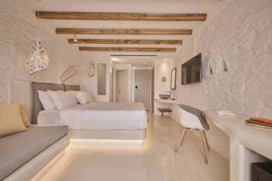 Phoebus Suite with Pool and Jacuzzi