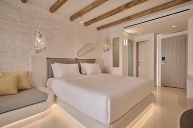 Phoebus Suite with Pool and Jacuzzi