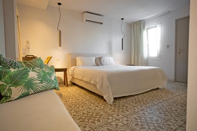 Room // Hydromassage No View