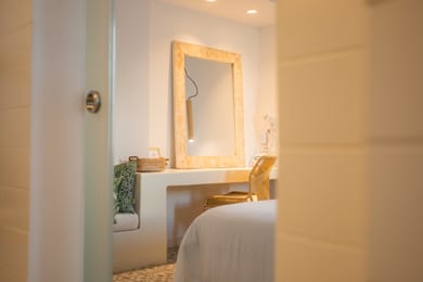 Room // Hydromassage No View