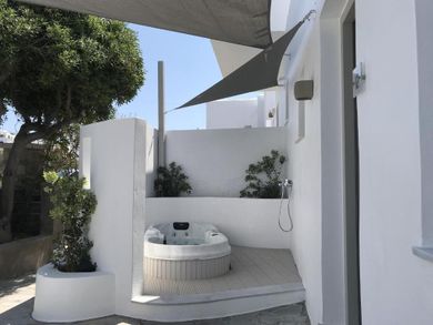 Room // Hydromassage No View