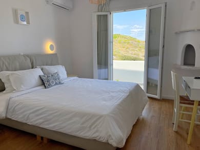 Apartment // Panoramic Pool & Sea View