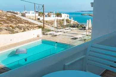 Room // Pool & Sea View