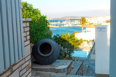 Adonis Hotel & Apartments - Image 2