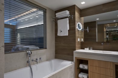 Premium Family Room Sliding Door Swim Up Inland View