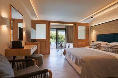 Premium Family Room Sliding Door Swim Up Inland View