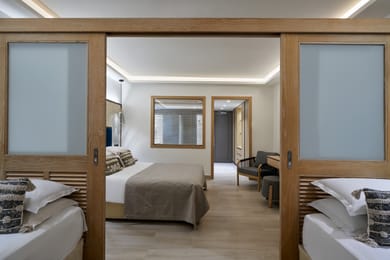 Premium Family Room Sliding Door Swim Up Inland View