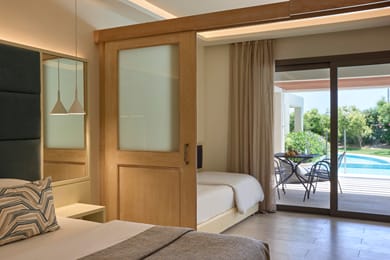 Premium Family Room Sliding Door Swim Up Inland View