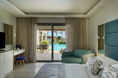 Premium Double Swim-up Room Inland View