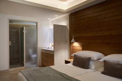 Two Bedroom Suite Swim Up Limited Sea View