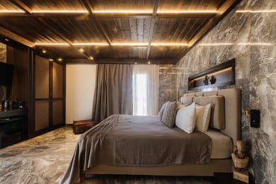 Luxury Suite with Private Jacuzzi