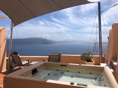 Superior Suite with Exterior hot tub & Caldera View