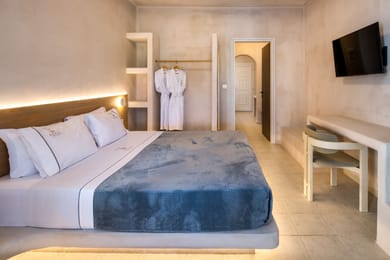 Elegant Family Suite Sea or Pool View