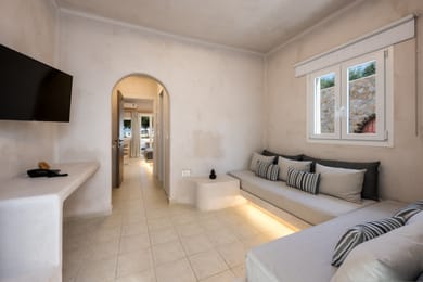 Elegant Family Suite Sea or Pool View