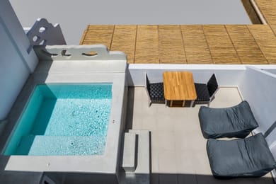 Honeymoon Suite Sea View with Hot Tub