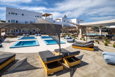 Aelia Luxury Suites - Image 4