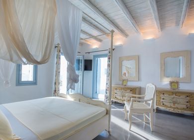 De Luxe Villa with Sea View and Swimming Pool Up to 9 Persons