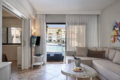 Premium One Bedroom Suite Swim up