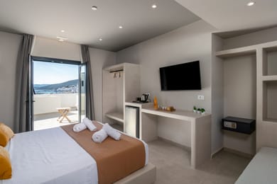 Deluxe Triple Room with Sea View