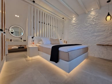 INFINITY SUITE (with Private Swimming Pool and Sea View)