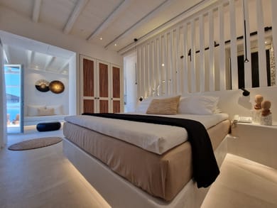 INFINITY SUITE (with Private Swimming Pool and Sea View)