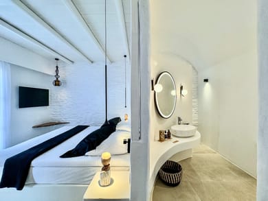 INFINITY SUITE (with Private Swimming Pool and Sea View)