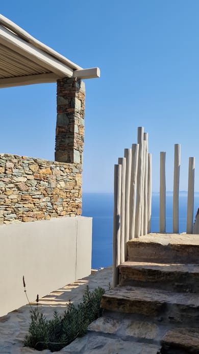 THE LOFT (Two Level Suite with Sea View)