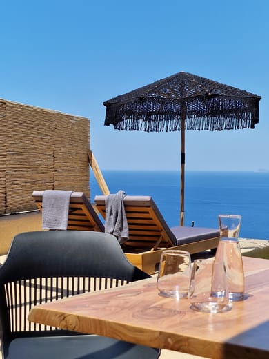 THE POND (Double Bed Space with Sea View and Private Swimming Pool)