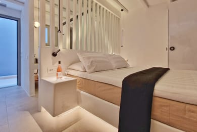 THE POND (Double Bed Space with Sea View and Private Swimming Pool)