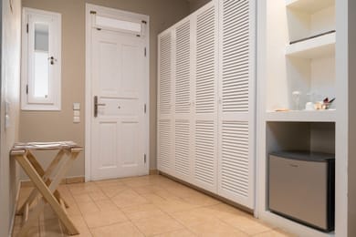 Cave Suite with Outdoor Hot Tub