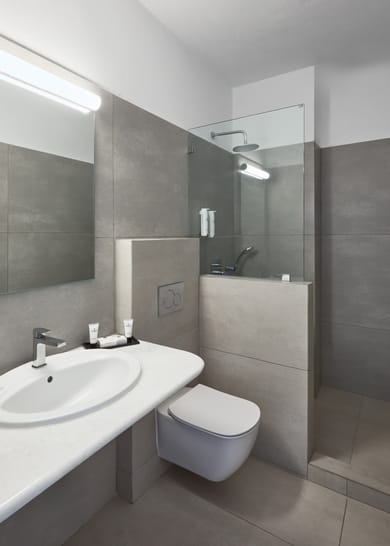 Standard Twin or Double Sea View