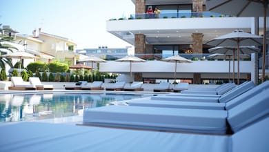 Agnes Deluxe Hotel - Image 4