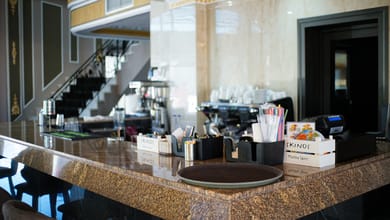 Agnes Deluxe Hotel - Image 6