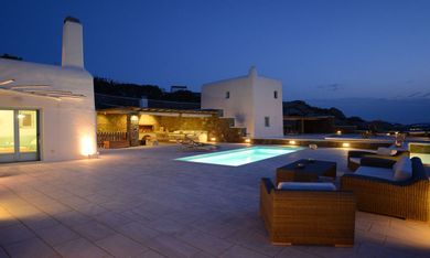 Villa Pericleous