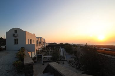 Airy Suites Santorini - Image 2